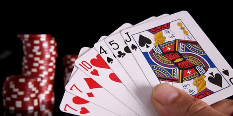 Giá trị chiến thuật của việc xếp bài trong tiến lên